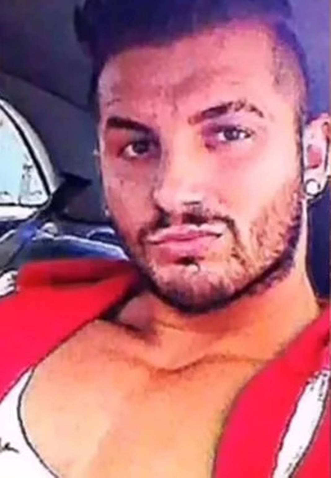 Siyah bir uzaylıya benzemek için kulaklarını, burnunu ve üst dudağını aldırdı! Bu fotoğrafları çocuklar görmesin! 1